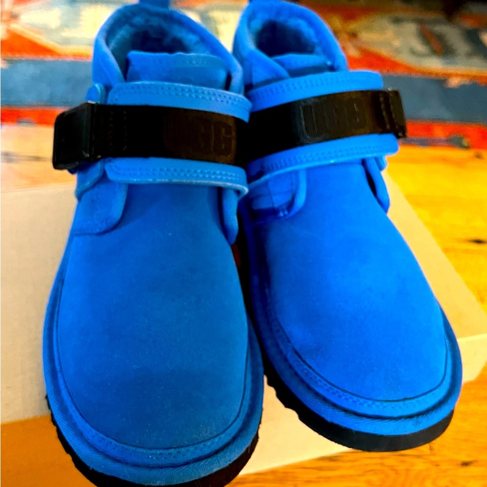 Ugg boot sneakers, size 7, beautiful blue. Worn once
